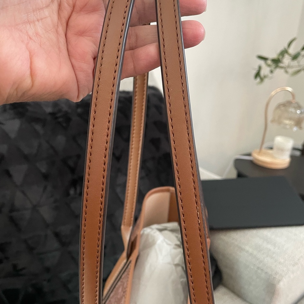 BNWOT Michael Kors Tan Logo Tote Bag - Picture 7 of 9